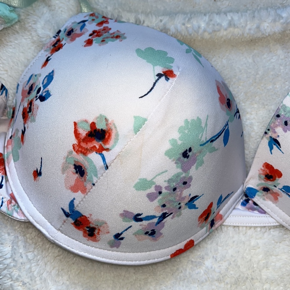 38DD White Floral Bra - Picture 2 of 5